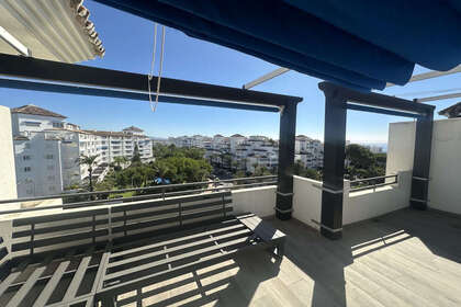 Apartment for sale in Puerto Banús, Málaga. 