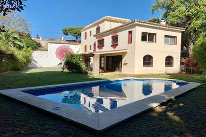 Cluster house for sale in Elviria, Marbella, Málaga. 