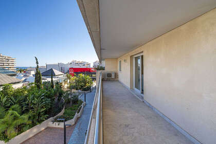 Apartment for sale in Puerto Banús, Málaga. 