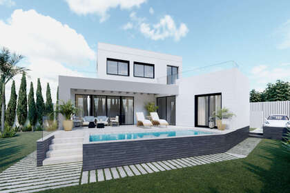 Cluster house for sale in Benalmádena, Málaga. 