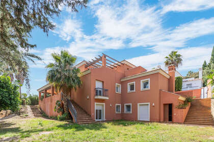 Cluster house for sale in Sotogrande, Cádiz. 