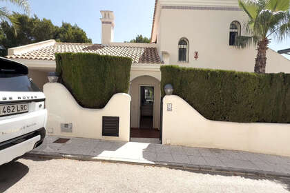 Cluster house for sale in Orihuela, Alicante. 