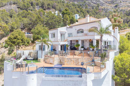 Cluster house for sale in Altea Hills, Alicante. 