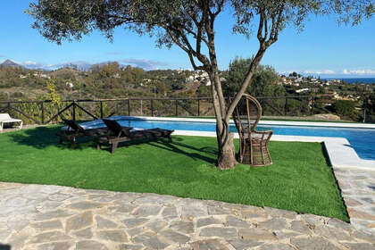 Cluster house for sale in Estepona, Málaga. 