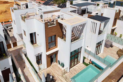 Cluster house for sale in Balones, Alicante. 