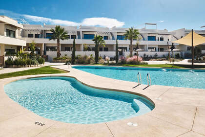 Cluster house for sale in Torrevieja, Alicante. 