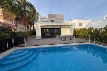 Cluster house for sale in Rojales, Alicante. 