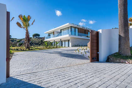 Cluster house for sale in Sotogrande, Cádiz. 
