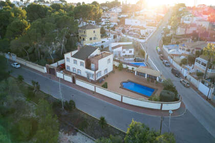 Cluster house for sale in Balones, Alicante. 