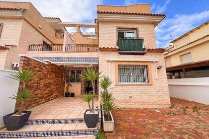House for sale in Pilar de la Horadada, Alicante. 
