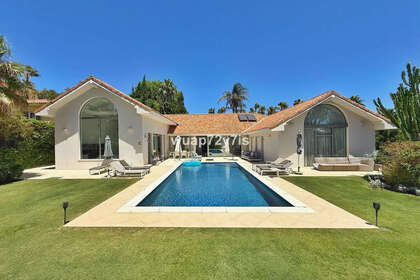 Chalet Adosado venta en Sotogrande, Cádiz. 