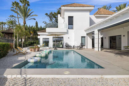 Chalet Adosado venta en Puerto Banús, Marbella, Málaga. 