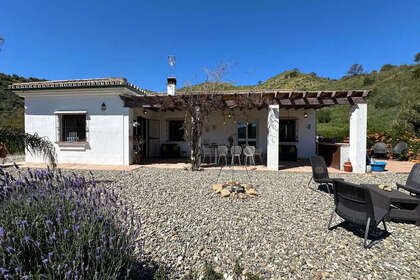 Cluster house for sale in Alora, Málaga. 