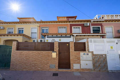 Cluster house for sale in Torrevieja, Alicante. 