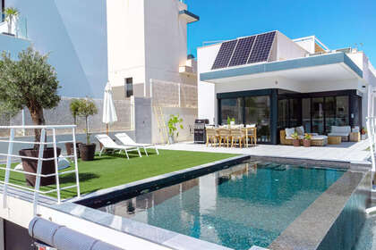 Cluster house for sale in San Miguel de Salinas, Alicante. 