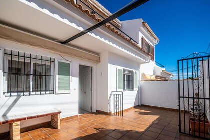 Cluster house for sale in San Miguel de Salinas, Alicante. 