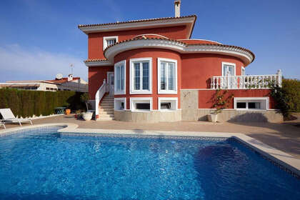 Cluster house for sale in Rojales, Alicante. 