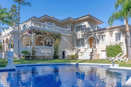 Chalet Adosado venta en Puerto Banús, Marbella, Málaga. 
