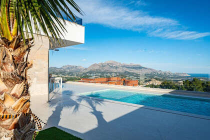 Cluster house for sale in Polop, Alicante. 