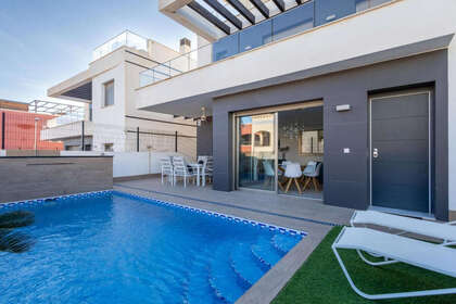 Cluster house for sale in Orihuela-Costa, Alicante. 