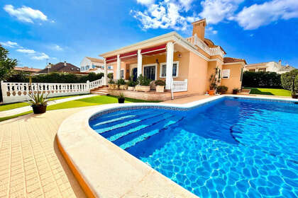 Cluster house for sale in Torrelamata - La Mata, Torrevieja, Alicante. 