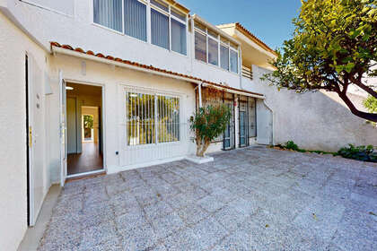 Cluster house for sale in Villamartín, Alicante. 