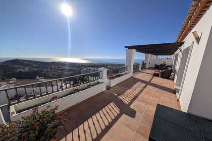 Penthouse for sale in Calahonda, Mijas, Málaga. 
