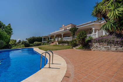 Cluster house for sale in El Paraiso, Estepona, Málaga. 