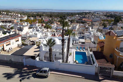 Cluster house for sale in Villamartín, Alicante. 