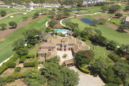 Cluster house for sale in San Roque, Cádiz. 