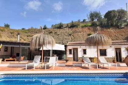 Cluster house for sale in Alora, Málaga. 