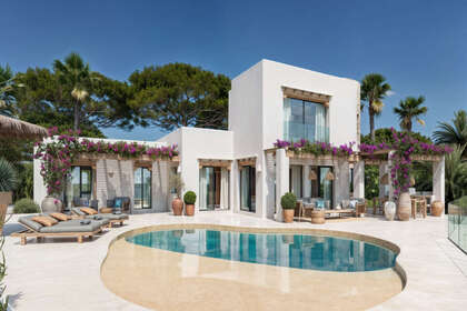 Cluster house for sale in Moraira, Alicante. 