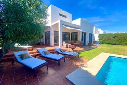 Cluster house for sale in Nueva andalucia, Málaga. 