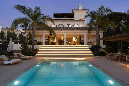 Cluster house for sale in Nueva andalucia, Málaga. 