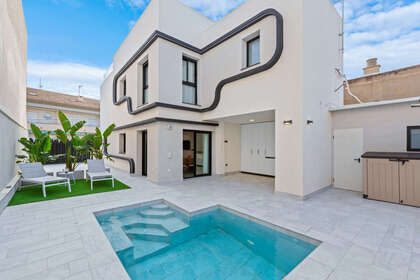 House for sale in Torre de la Horadada, Alicante. 