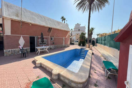 Cluster house for sale in Torrevieja, Alicante. 