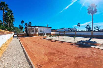 Cluster house for sale in Catral, Alicante. 
