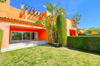 House for sale in El Paraiso, Estepona, Málaga. 