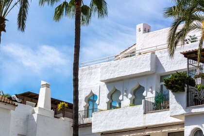 Apartment for sale in Puerto Banús, Málaga. 