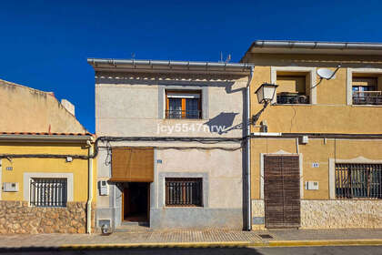 House for sale in Pinoso, Alicante. 