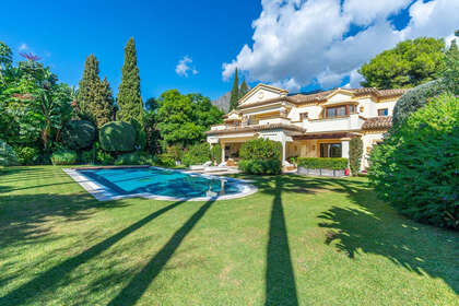 Cluster house for sale in Sierra Blanca, Marbella, Málaga. 