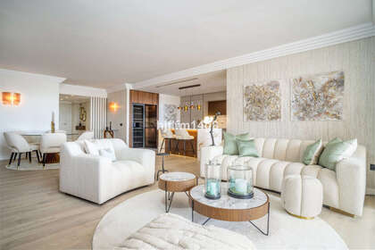 Apartment for sale in Nueva andalucia, Málaga. 