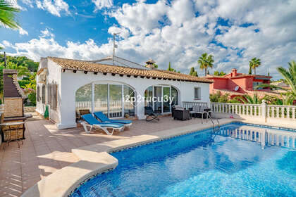 Cluster house for sale in Moraira, Alicante. 