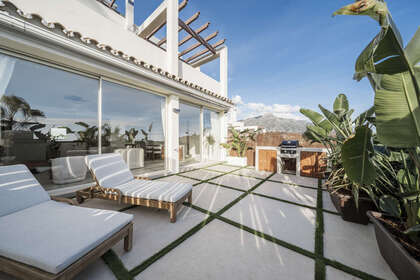 Apartment for sale in Nueva andalucia, Málaga. 