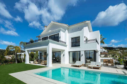 Cluster house for sale in Marbella, Málaga. 