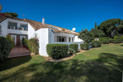 Apartment for sale in Nueva andalucia, Málaga. 