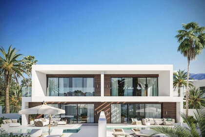 Cluster house for sale in Nerja, Málaga. 