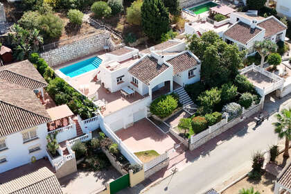 Cluster house for sale in Cerros Del Lago, Marbella, Málaga. 