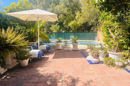 House for sale in Puerto Banús, Marbella, Málaga. 