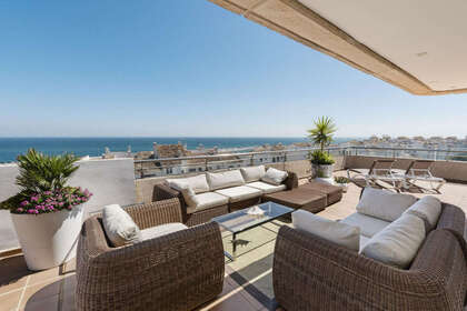 Penthouse for sale in Puerto Banús, Málaga. 